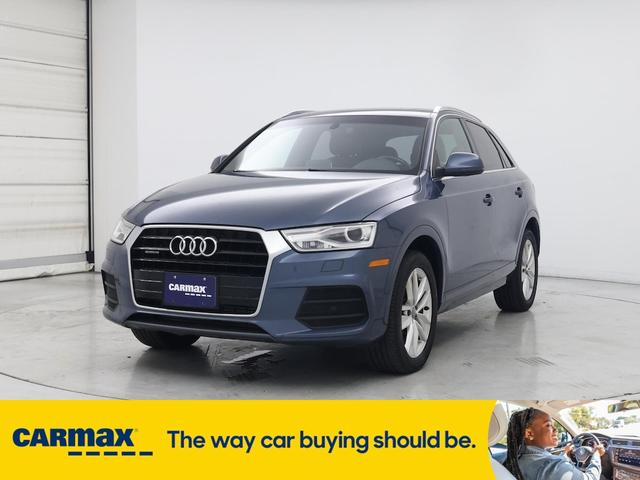 Photo of 2016 Blue Audi Q3