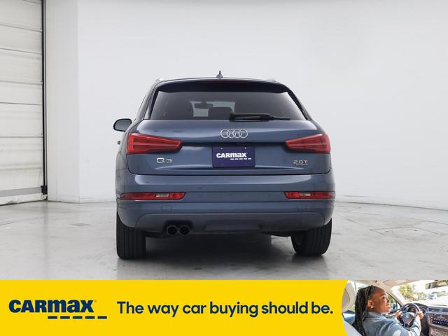 Photo of 2016 Blue Audi Q3