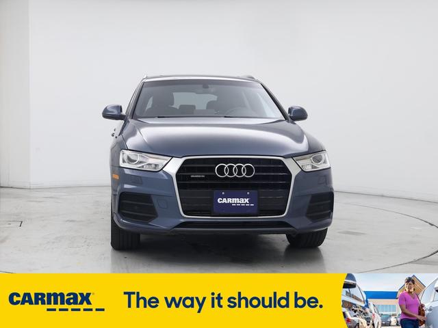 Photo of 2016 Blue Audi Q3