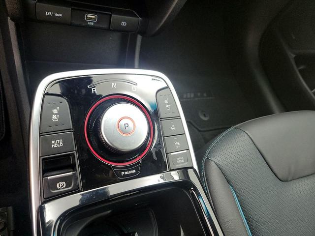 Photo of 2020 Gray Kia Niro EV