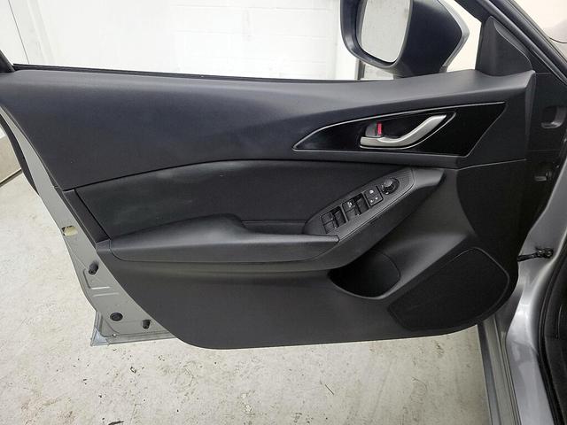 Photo of 2015 Silver Mazda Mazda3