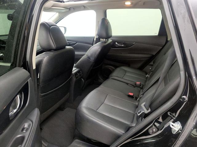 Photo of 2017 Black Nissan Rogue