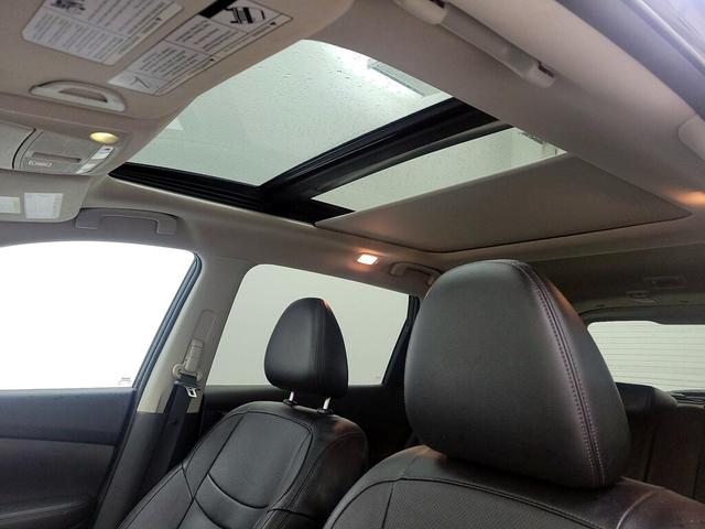 Photo of 2017 Black Nissan Rogue
