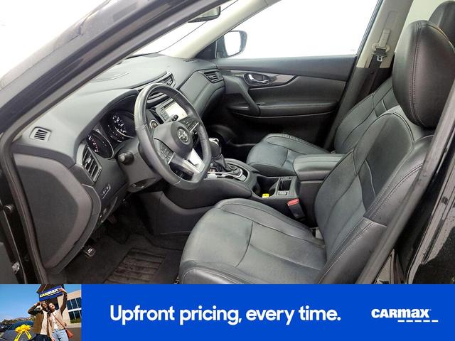 Photo of 2017 Black Nissan Rogue