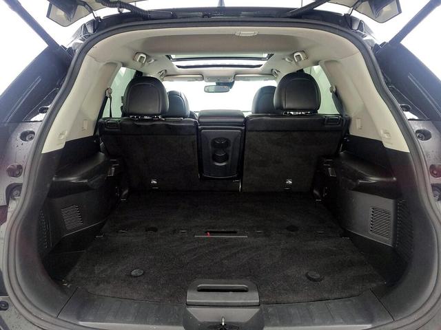 Photo of 2017 Black Nissan Rogue