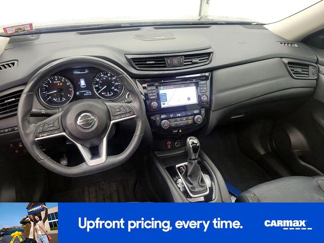 Photo of 2017 Black Nissan Rogue