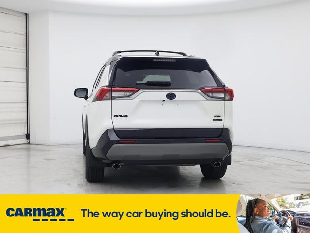 Photo of 2020 White Toyota RAV4 Hybrid