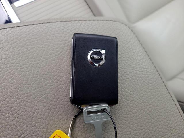 Photo of 2019 Blue Volvo XC60