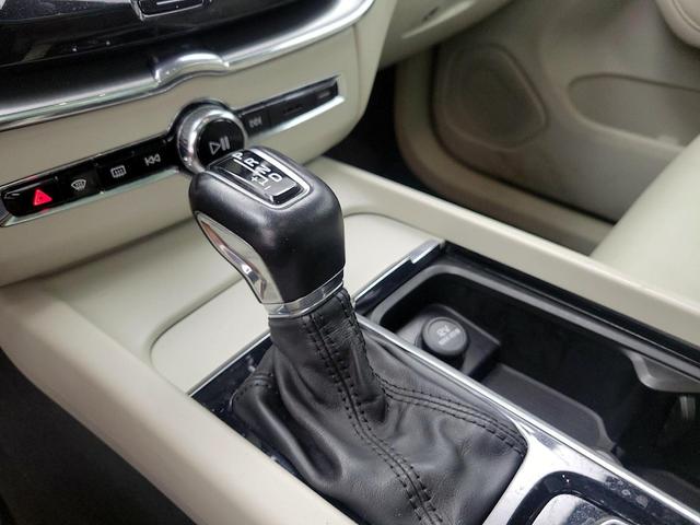 Photo of 2019 Blue Volvo XC60
