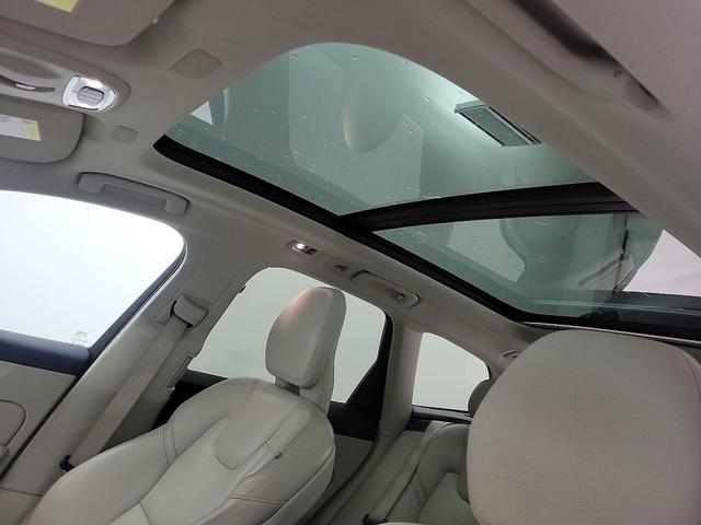 Photo of 2019 Blue Volvo XC60