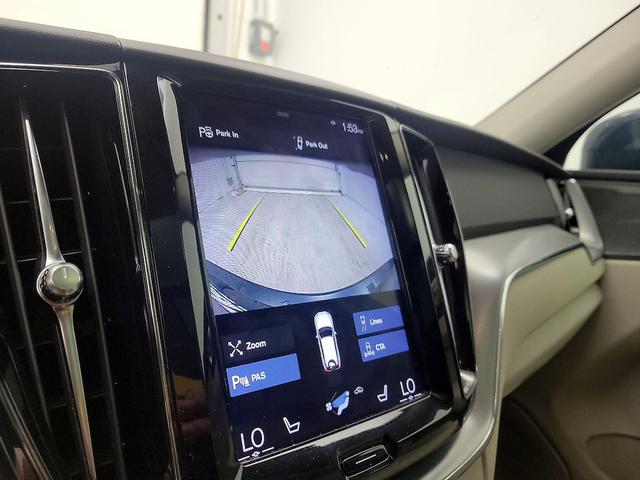 Photo of 2019 Blue Volvo XC60