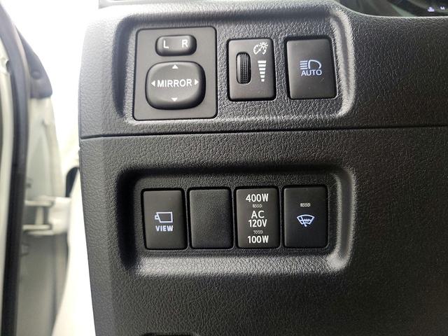 Photo of 2022 White Toyota 4Runner