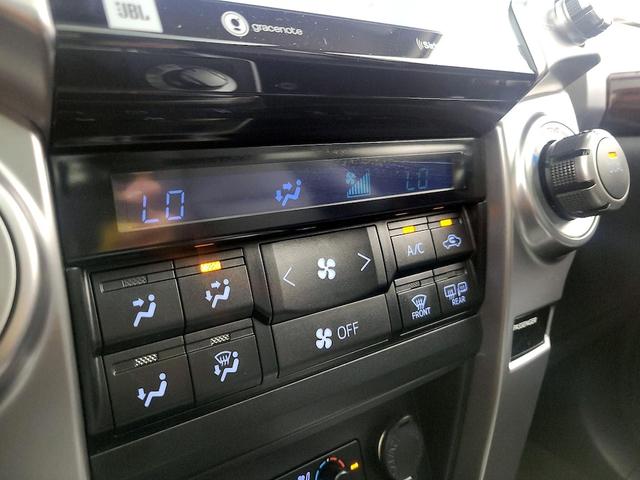 Photo of 2022 White Toyota 4Runner