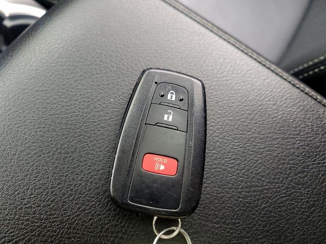 Photo of 2022 White Toyota 4Runner