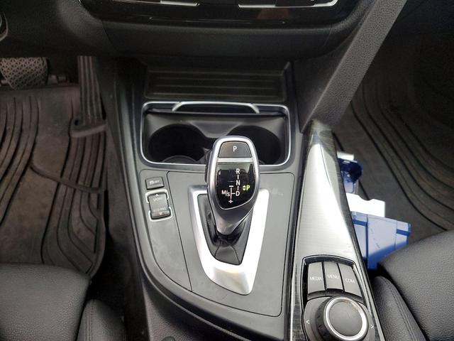 Photo of 2018 White BMW 330