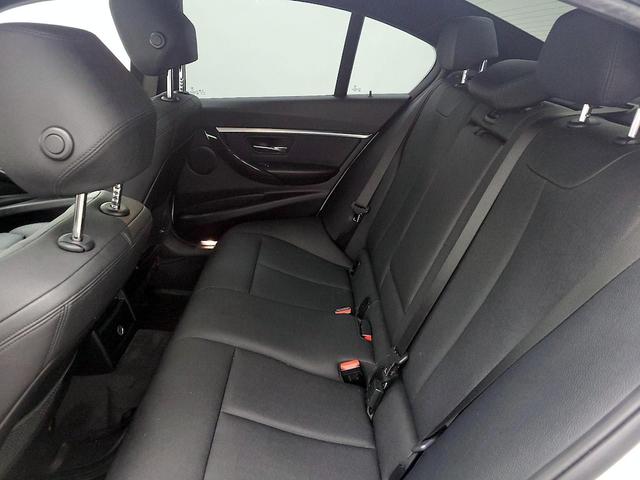 Photo of 2018 White BMW 330