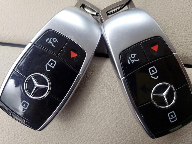 Photo of 2020 Blue Mercedes-Benz E-Class