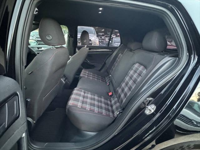 Photo of 2016 Deep Black Pearl Volkswagen Golf GTI
