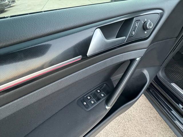 Photo of 2016 Deep Black Pearl Volkswagen Golf GTI