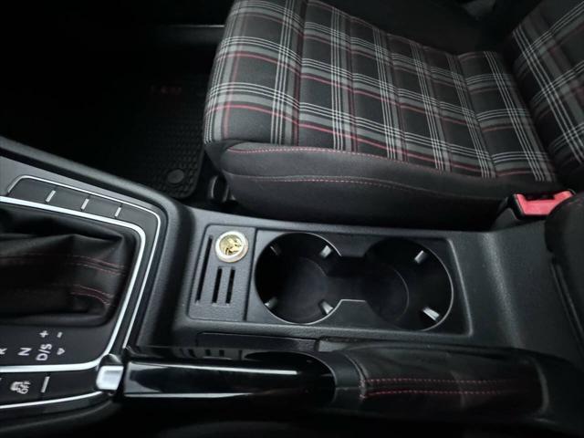 Photo of 2016 Deep Black Pearl Volkswagen Golf GTI