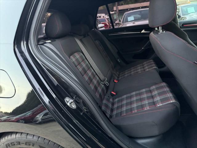 Photo of 2016 Deep Black Pearl Volkswagen Golf GTI