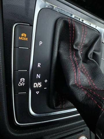 Photo of 2016 Deep Black Pearl Volkswagen Golf GTI