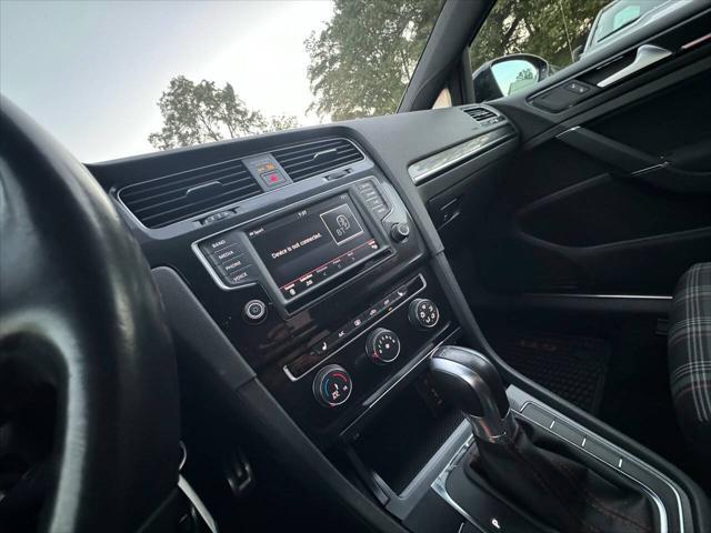 Photo of 2016 Deep Black Pearl Volkswagen Golf GTI