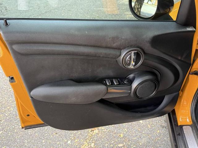 Photo of 2016 Yellow MINI Hardtop