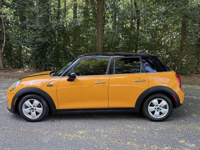 Photo of 2016 Yellow MINI Hardtop