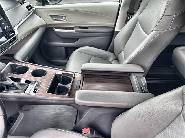Photo of 2021 Predawn Gray Mica Toyota Sienna