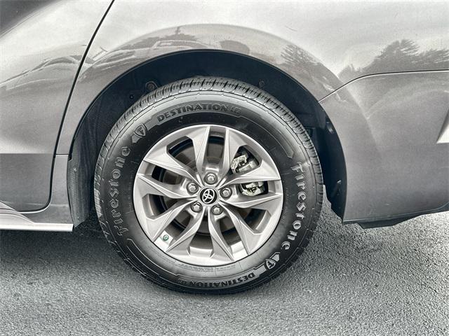 Photo of 2021 Predawn Gray Mica Toyota Sienna