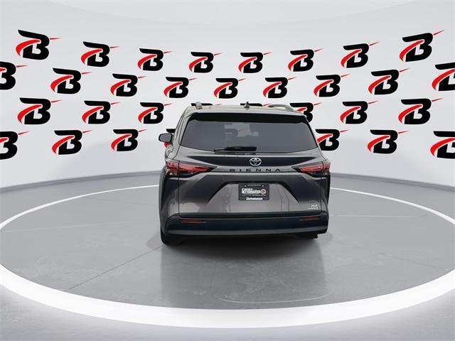 Photo of 2021 Predawn Gray Mica Toyota Sienna