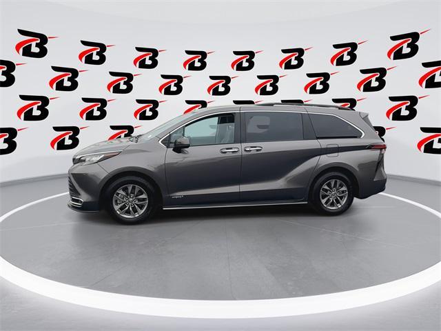 Photo of 2021 Predawn Gray Mica Toyota Sienna