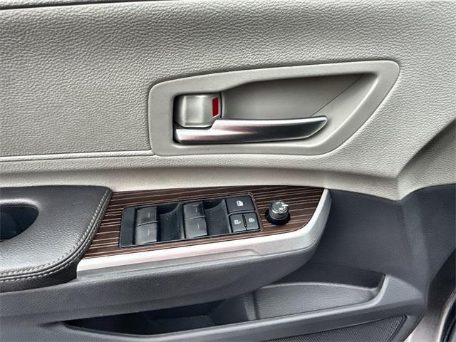 Photo of 2021 Predawn Gray Mica Toyota Sienna