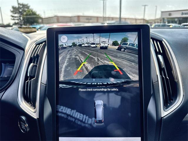 Photo of 2024 Carbonized Gray Metallic Ford Edge