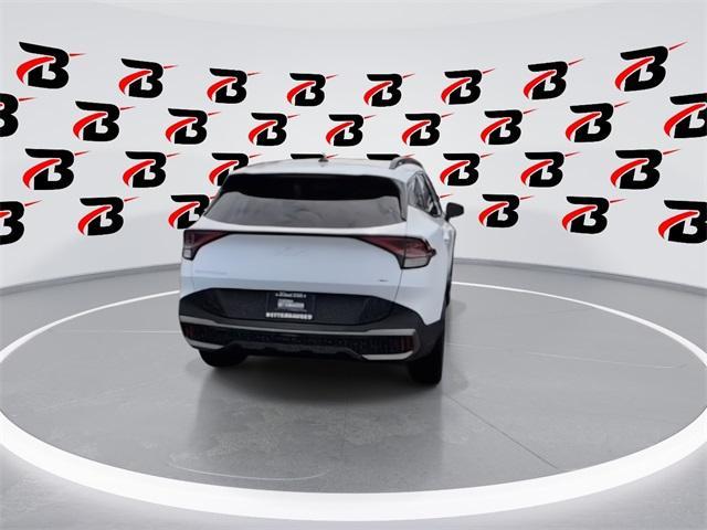 Photo of 2023 Glacial White Pearl Kia Sportage