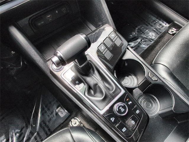 Photo of 2023 Glacial White Pearl Kia Sportage