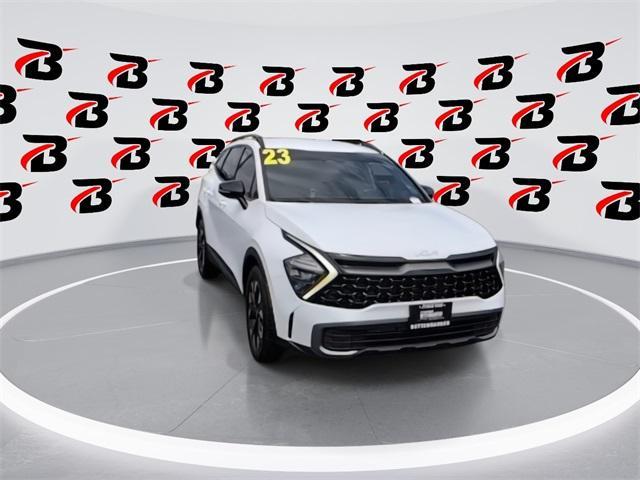 Photo of 2023 Glacial White Pearl Kia Sportage
