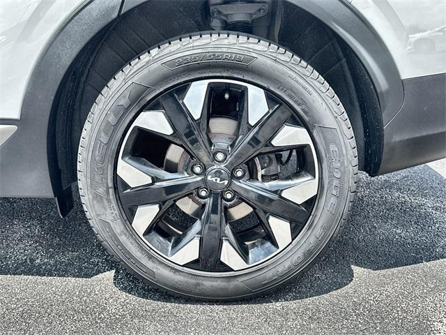 Photo of 2023 Wolf Gray Kia Sportage