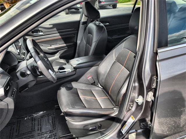 Photo of 2022 Gun Metallic Nissan Altima