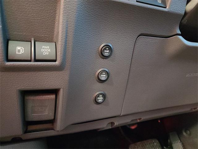 Photo of 2024 Celestial Silver Toyota Sienna