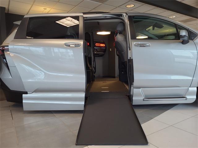 Photo of 2024 Celestial Silver Toyota Sienna