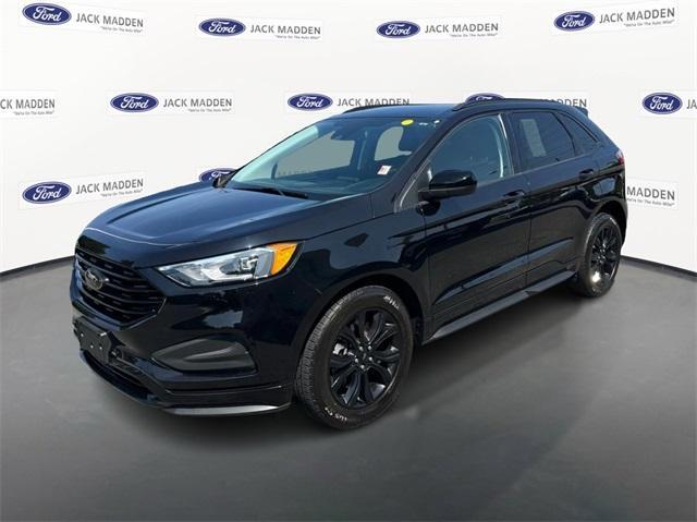 Photo of 2022 Agate Black Metallic Ford Edge