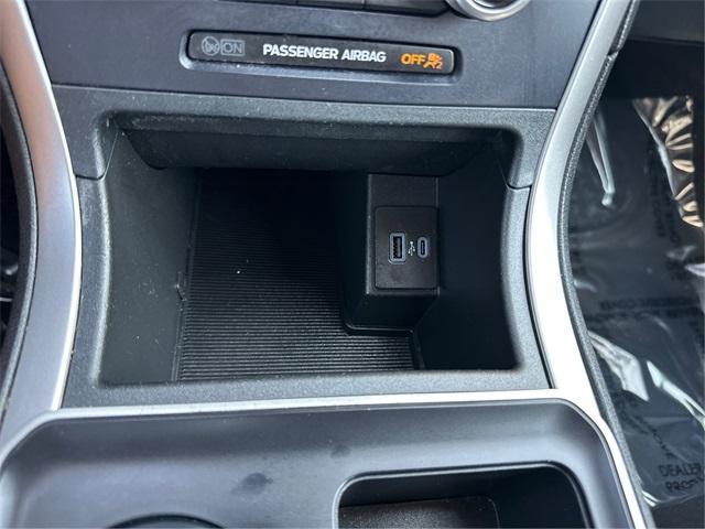 Photo of 2022 Agate Black Metallic Ford Edge