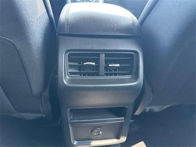 Photo of 2022 Agate Black Metallic Ford Edge