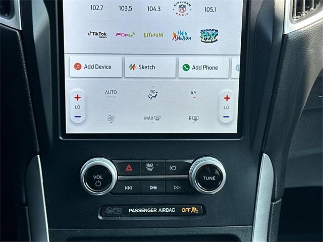 Photo of 2022 Agate Black Metallic Ford Edge