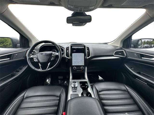 Photo of 2022 Carbonized Gray Metallic Ford Edge
