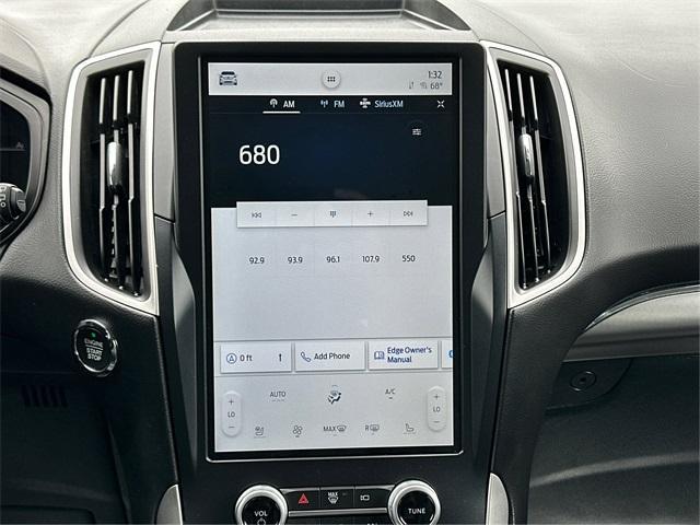 Photo of 2022 Carbonized Gray Metallic Ford Edge