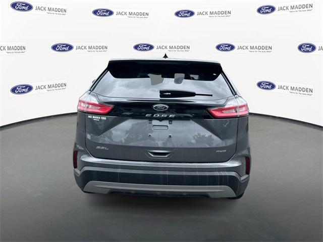Photo of 2022 Carbonized Gray Metallic Ford Edge