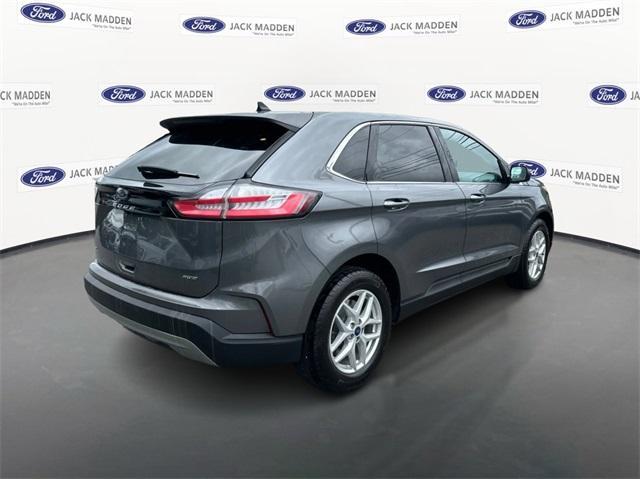 Photo of 2022 Carbonized Gray Metallic Ford Edge
